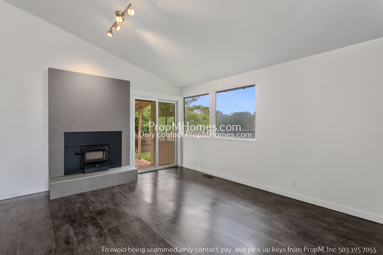 Updated 3-Bedroom Gladstone Home with Bonus Office Space! property image