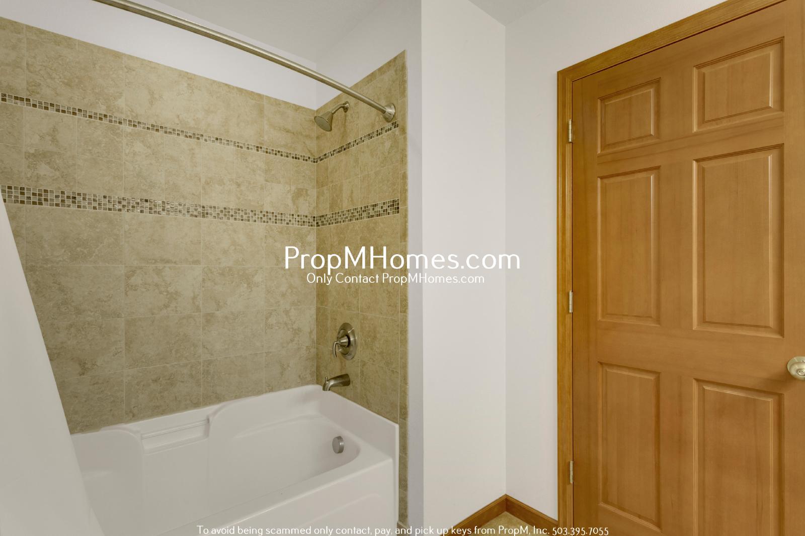 Gorgeous Home Near Multnomah Village - Four Bedrooms! property image