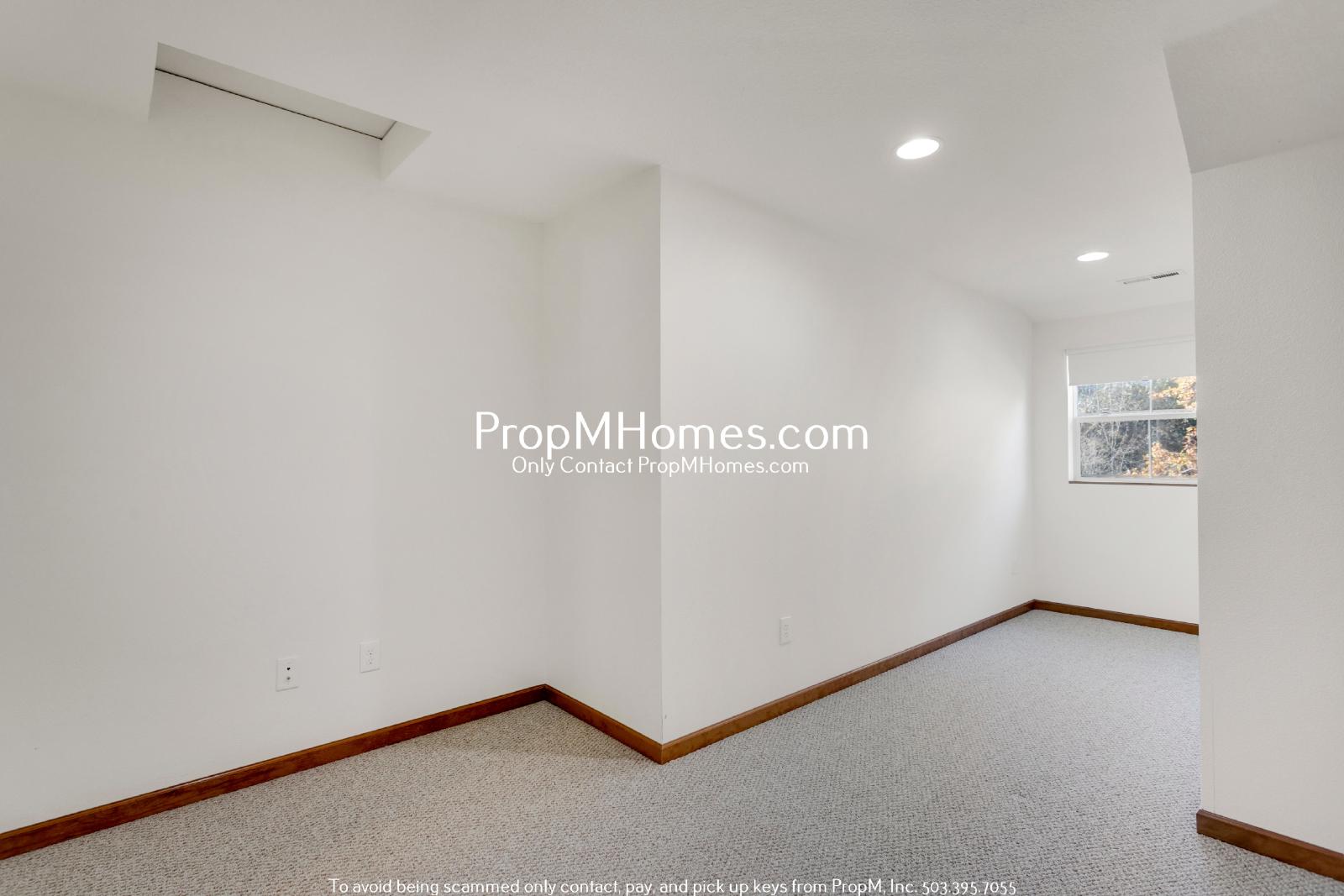 Gorgeous Home Near Multnomah Village - Four Bedrooms! property image