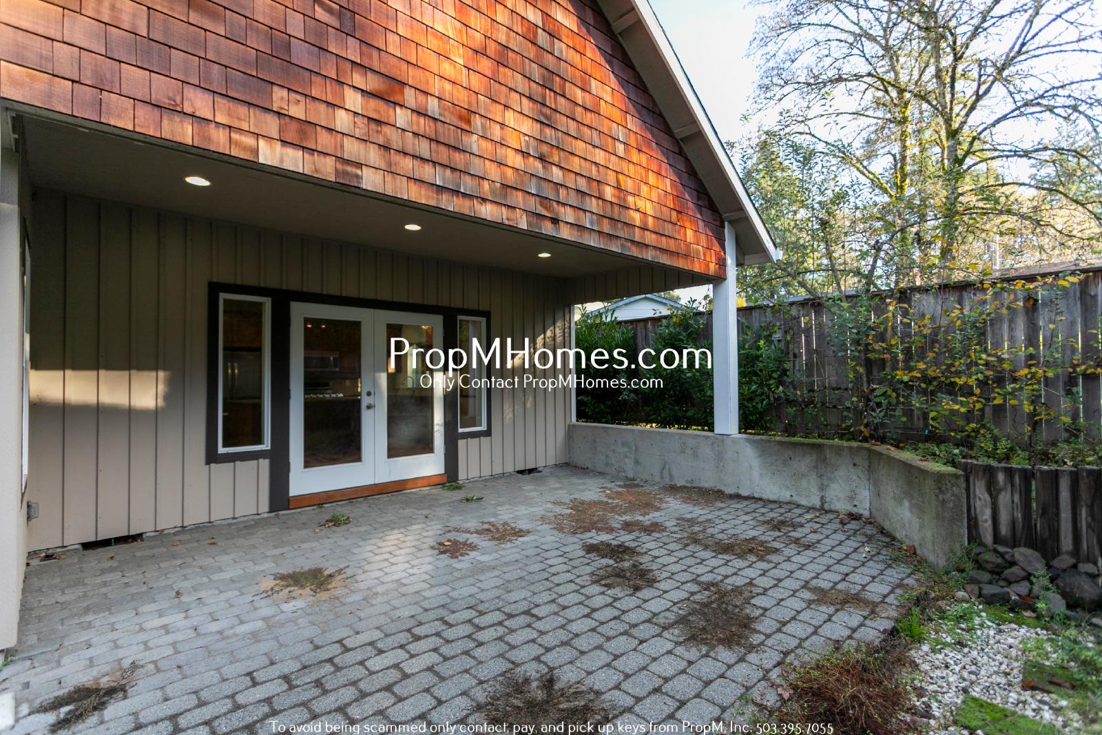 Gorgeous Home Near Multnomah Village - Four Bedrooms! property image