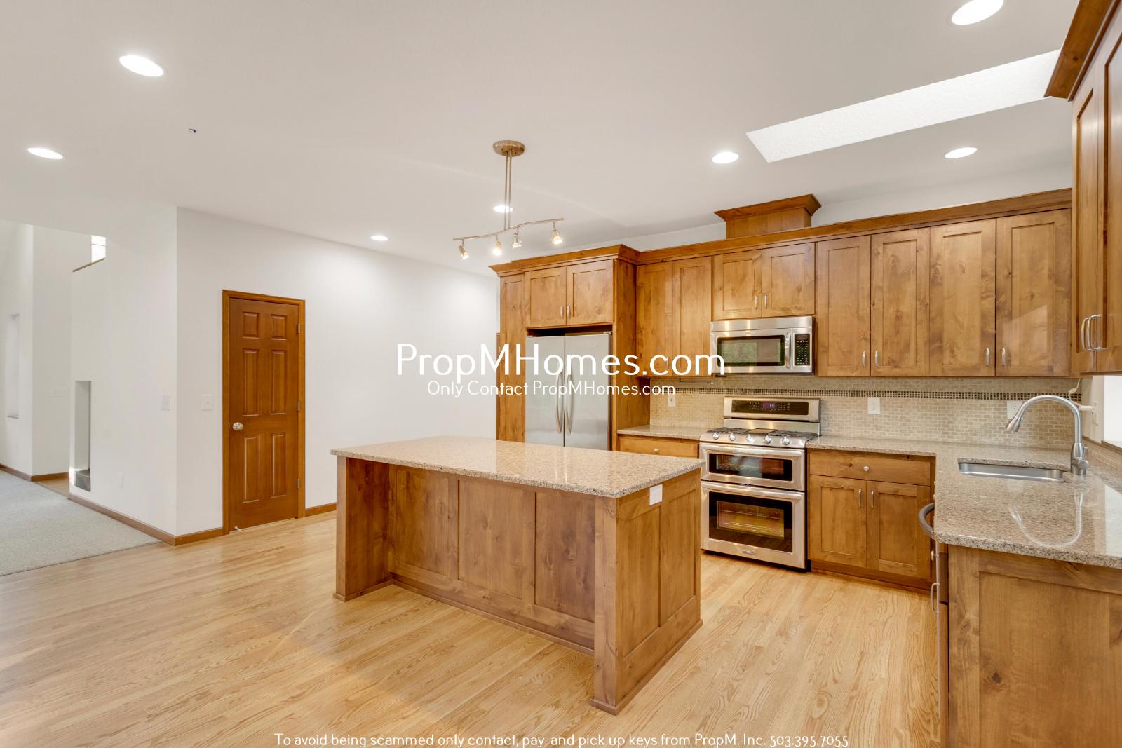 Gorgeous Home Near Multnomah Village - Four Bedrooms! property image