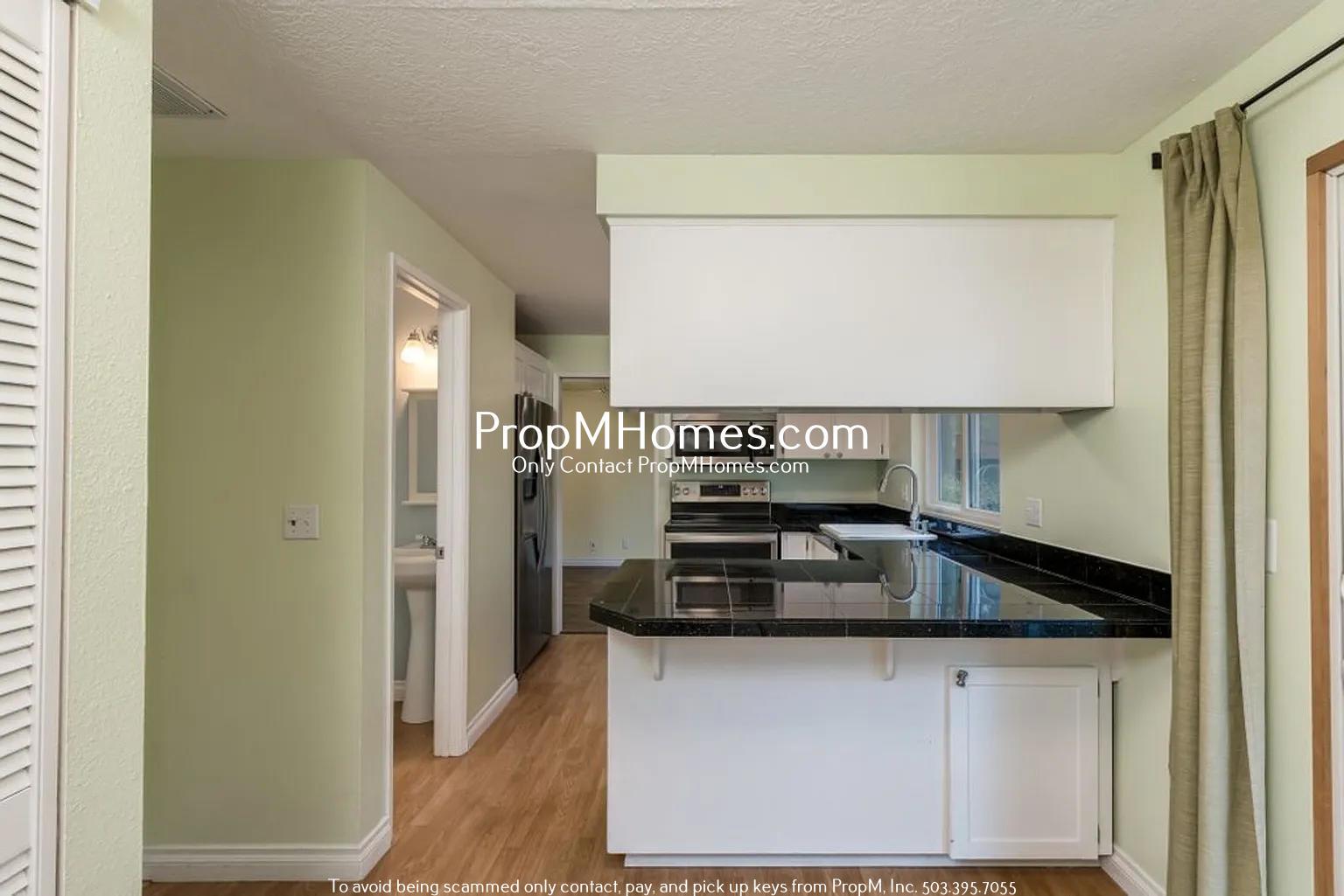 Charming Three Bedroom Home in SW Portland! property image