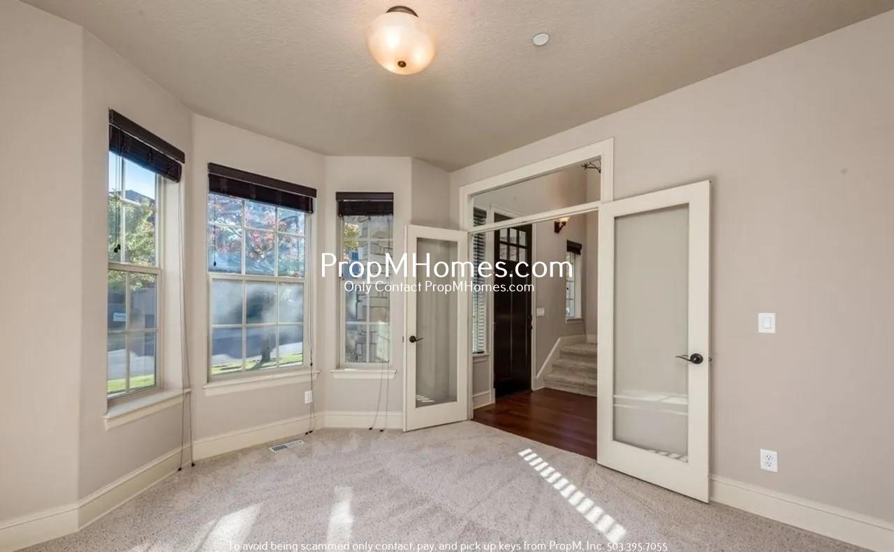 Gorgeous Three Bedroom Home in Villebois! property image