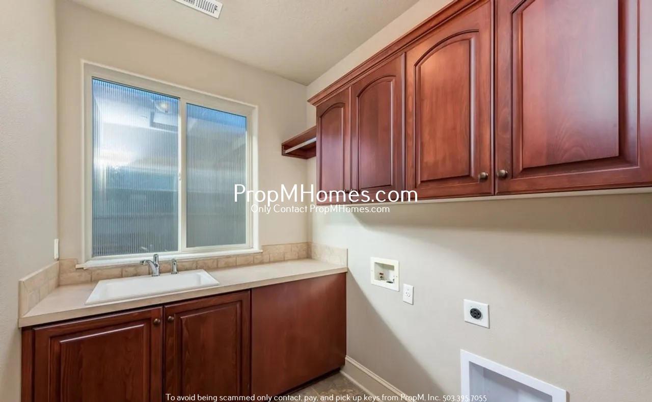 Gorgeous Three Bedroom Home in Villebois! property image