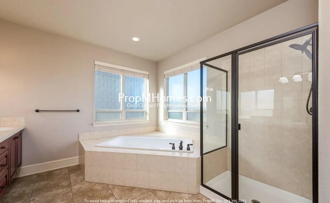 Gorgeous Three Bedroom Home in Villebois! property image