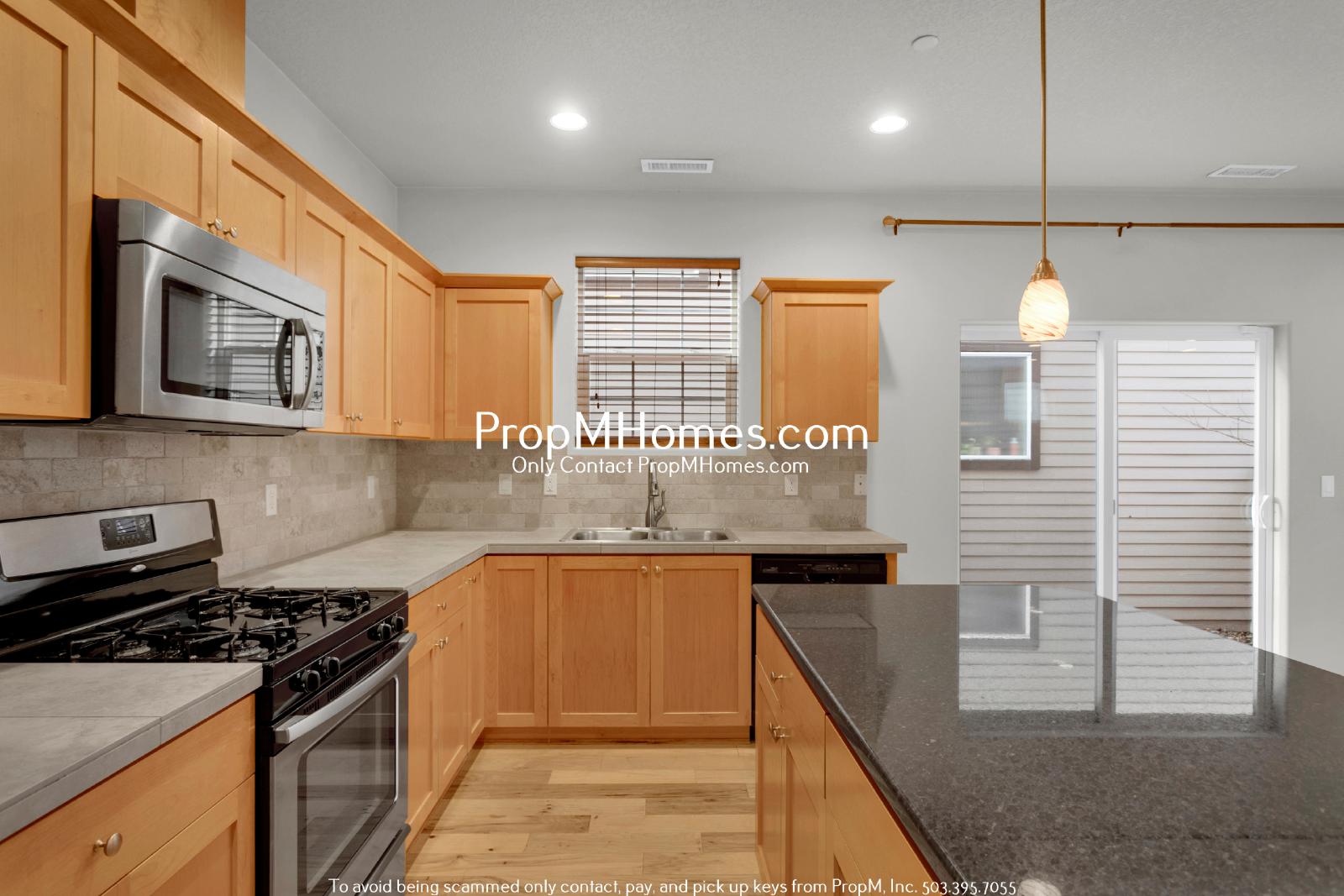 Stunning Three Bedroom Home in Villebois - $250 Gift Card Upon January Move-in! property image