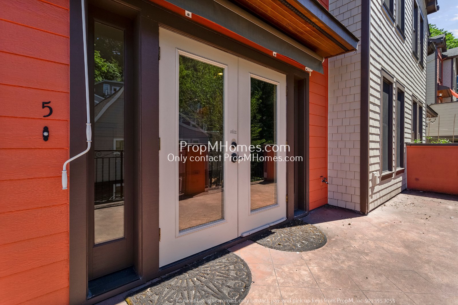 Two-Bedroom End Unit Condo in Goose Hollow! FREE PET RENT & DEPOSIT SPECIAL property image