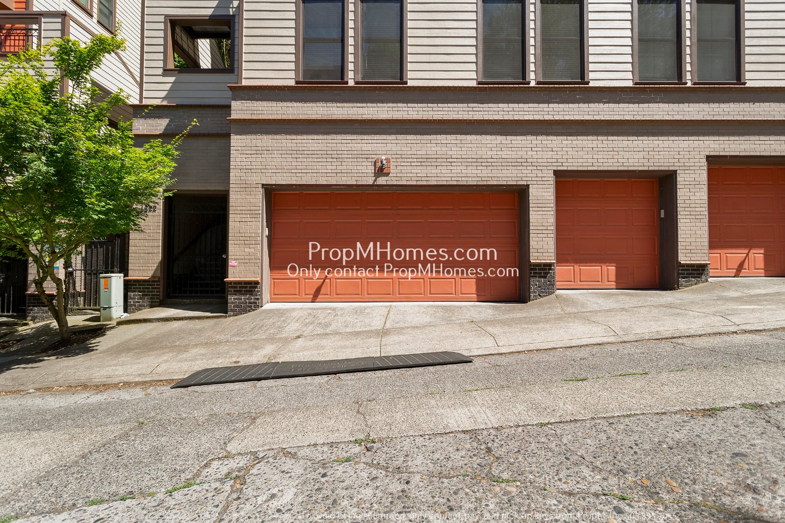 Two-Bedroom End Unit Condo in Goose Hollow! FREE PET RENT & DEPOSIT SPECIAL property image