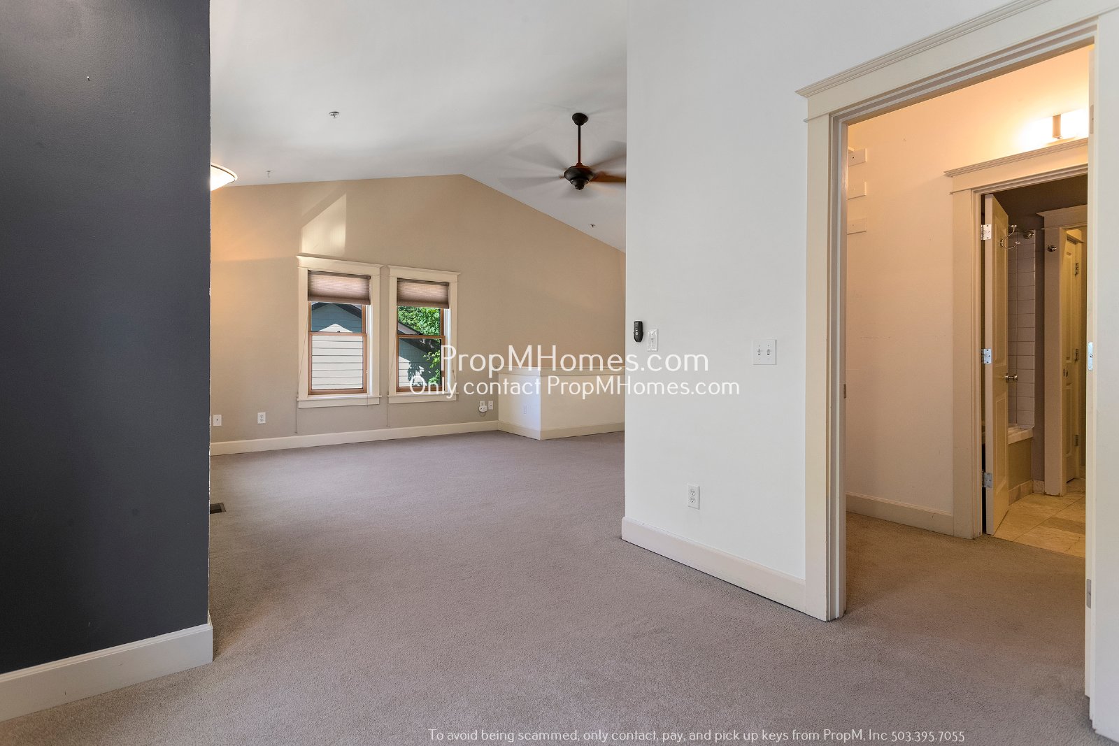 Two-Bedroom End Unit Condo in Goose Hollow! FREE PET RENT & DEPOSIT SPECIAL property image