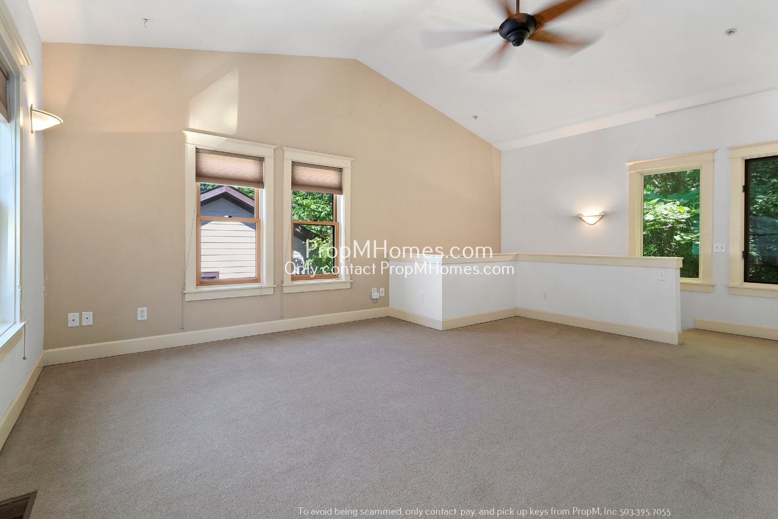 Two-Bedroom End Unit Condo in Goose Hollow! FREE PET RENT & DEPOSIT SPECIAL property image