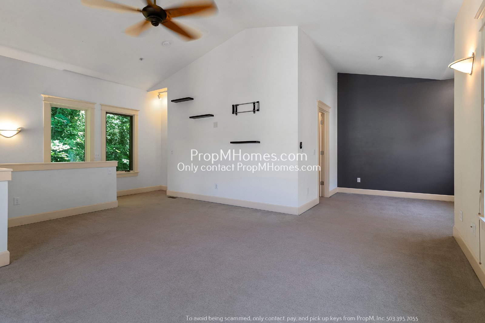 Two-Bedroom End Unit Condo in Goose Hollow! FREE PET RENT & DEPOSIT SPECIAL property image