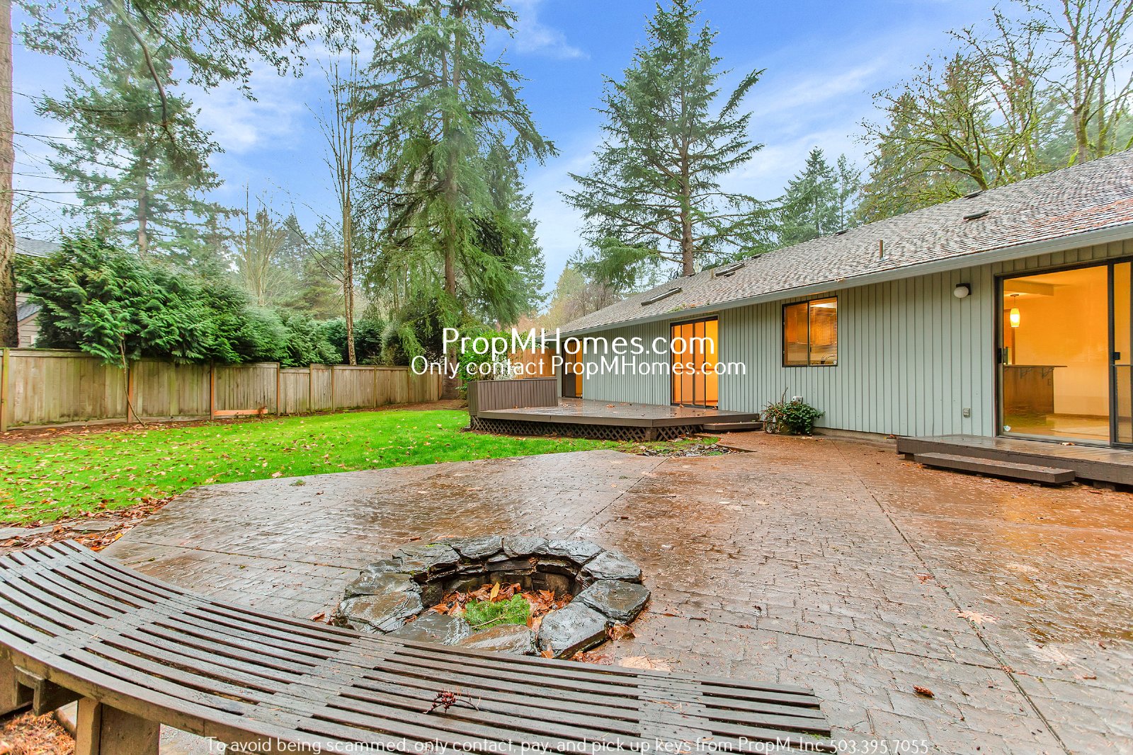 Lake Oswego Three Bedroom Ranch On 1/4 Acre! DEPOSIT SPECIAL property image