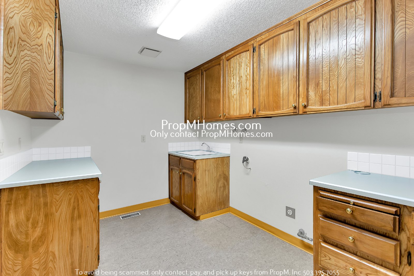 Lake Oswego Three Bedroom Ranch On 1/4 Acre! DEPOSIT SPECIAL property image