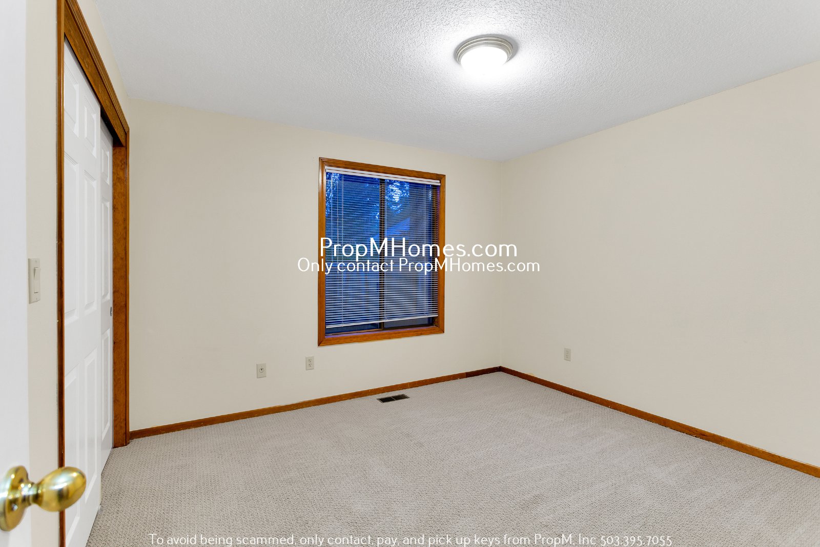 Lake Oswego Three Bedroom Ranch On 1/4 Acre! DEPOSIT SPECIAL property image