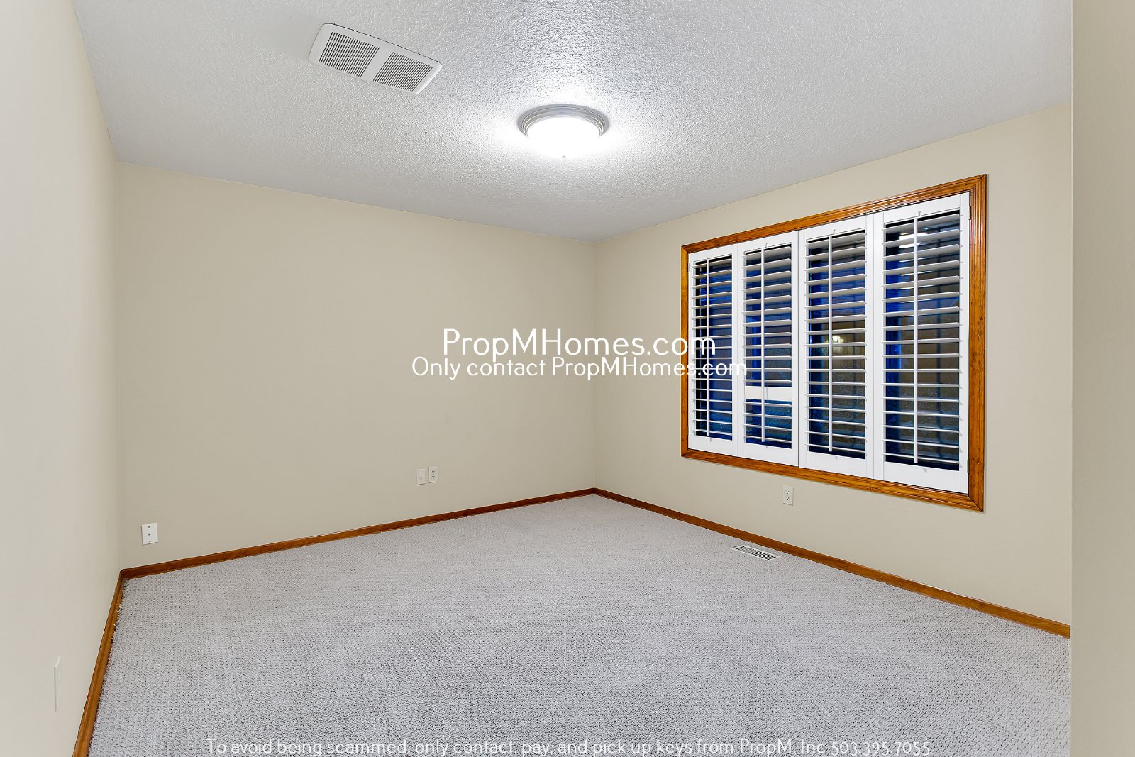 Lake Oswego Three Bedroom Ranch On 1/4 Acre! DEPOSIT SPECIAL property image