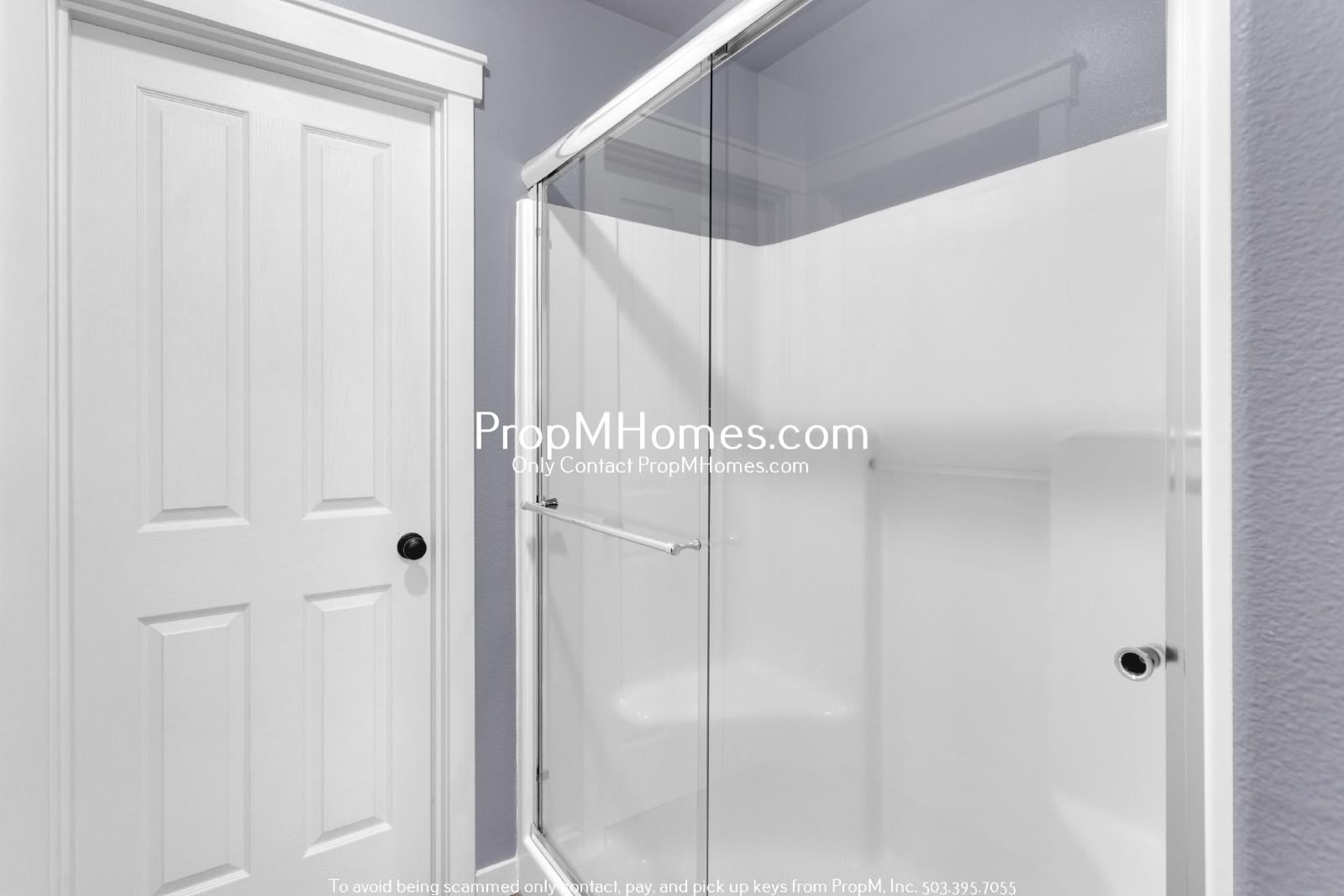 Cozy Two Bedroom Townhome in the Heart of Villebois - Newly Painted Interior! property image