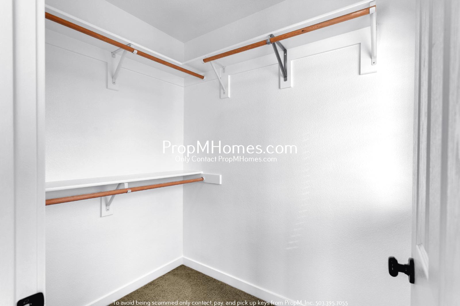 Cozy Two Bedroom Townhome in the Heart of Villebois - Newly Painted Interior! property image