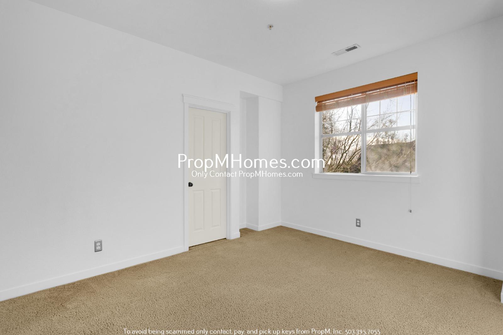 Cozy Two Bedroom Townhome in the Heart of Villebois - Newly Painted Interior! property image