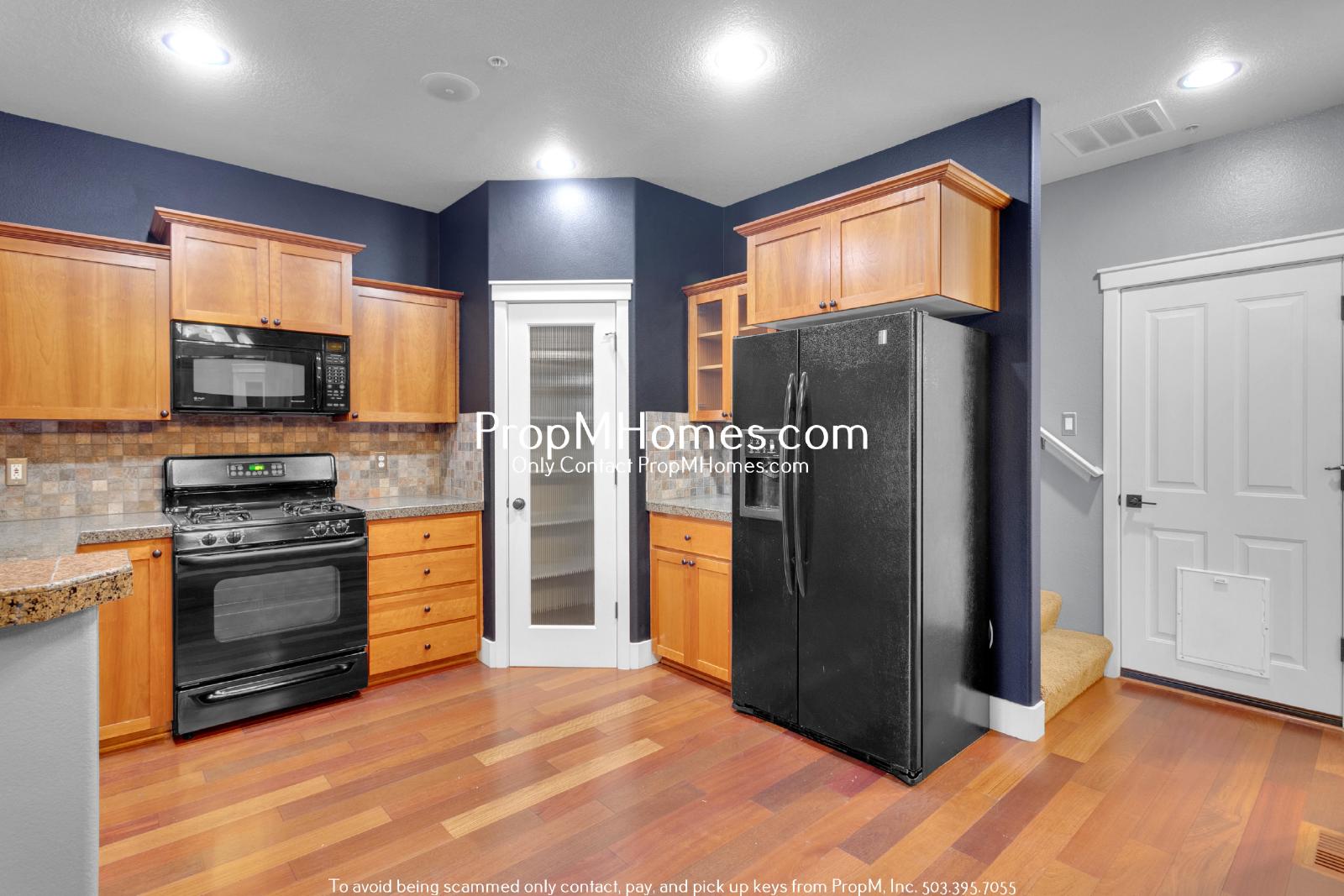 Cozy Two Bedroom Townhome in the Heart of Villebois - Newly Painted Interior! property image