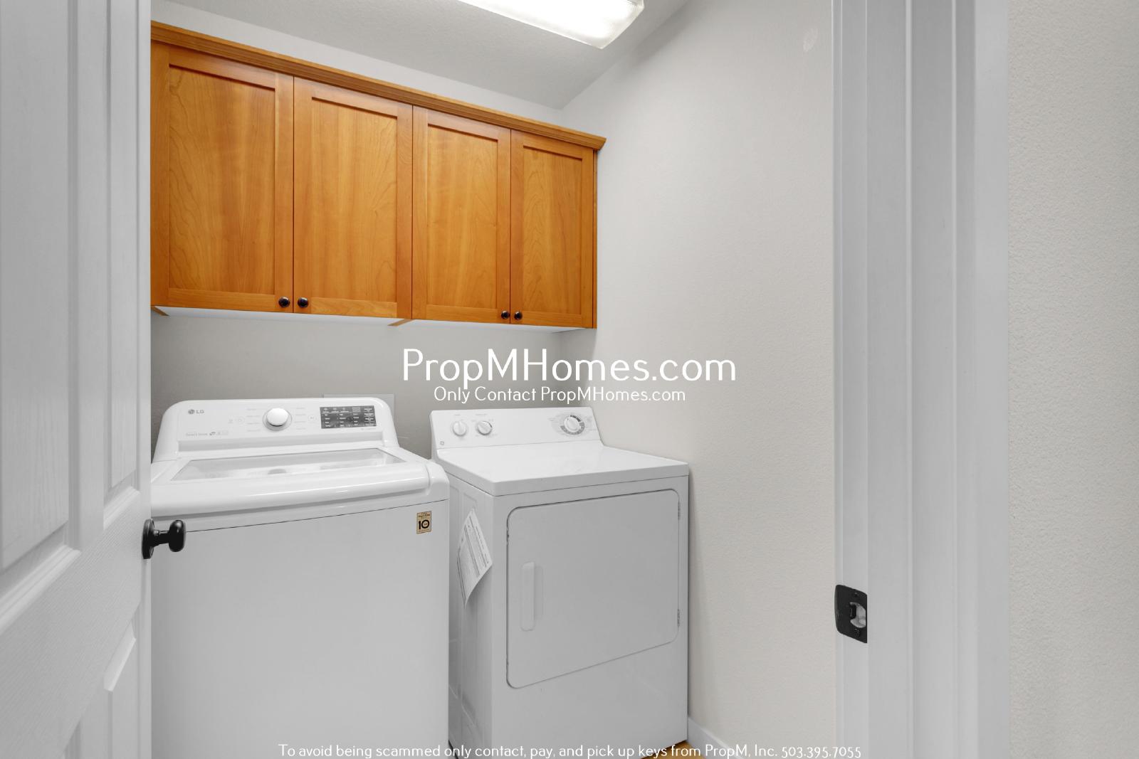 Cozy Two Bedroom Townhome in the Heart of Villebois - Newly Painted Interior! property image