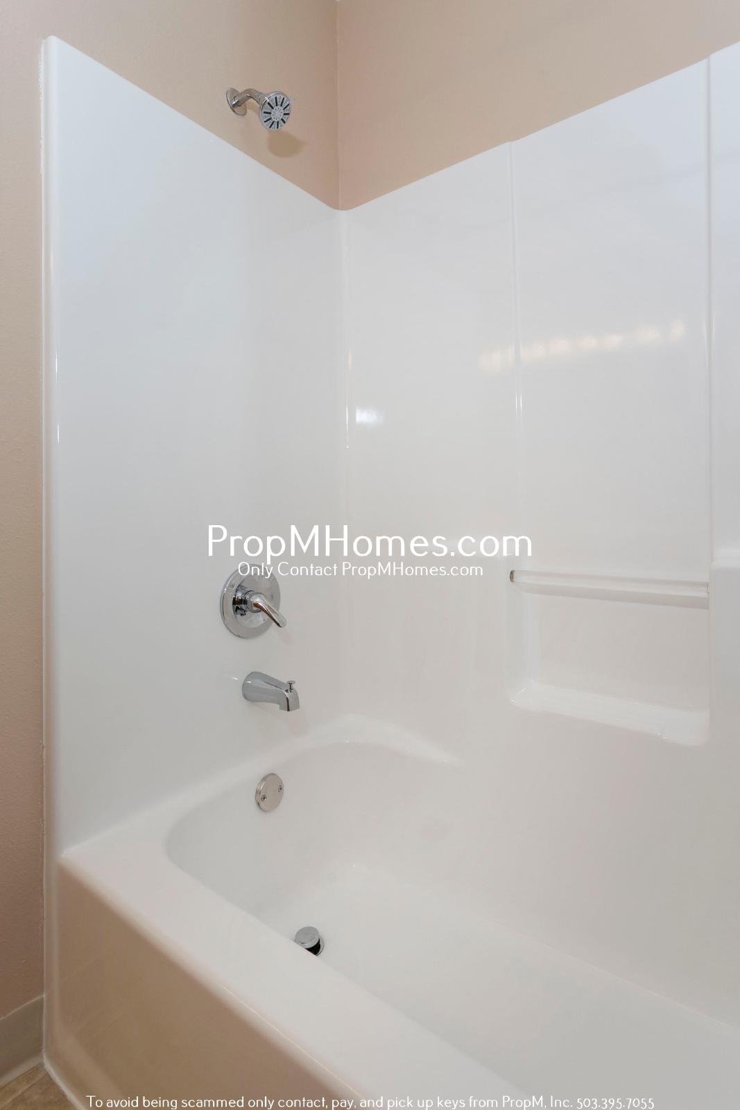 Three Bedroom Gem in Jennings Lodge - Garage Included! property image