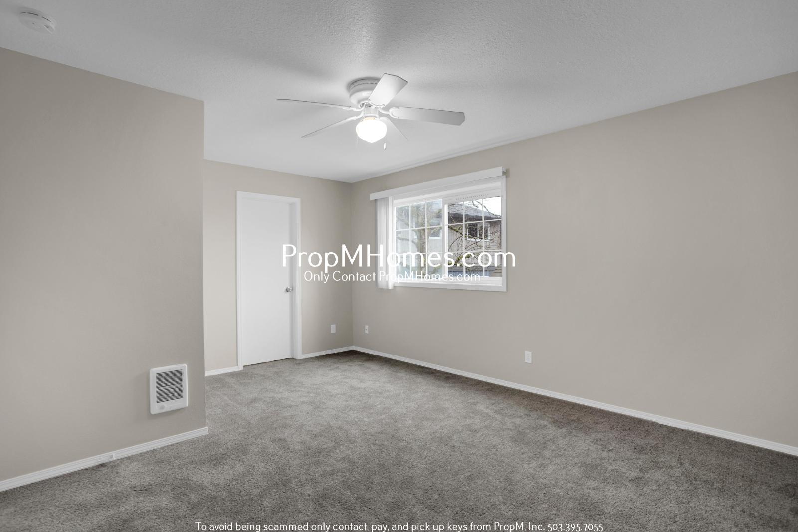 Three Bedroom Gem in Jennings Lodge - Garage Included! property image