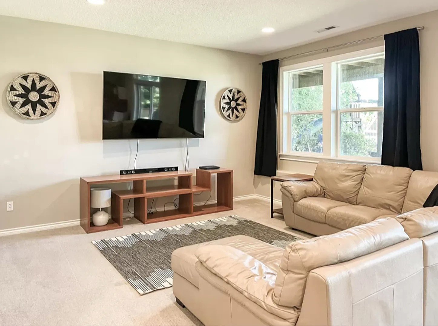 Luxury Four Bedroom Home in West Linn w/ Stunning Views! property image