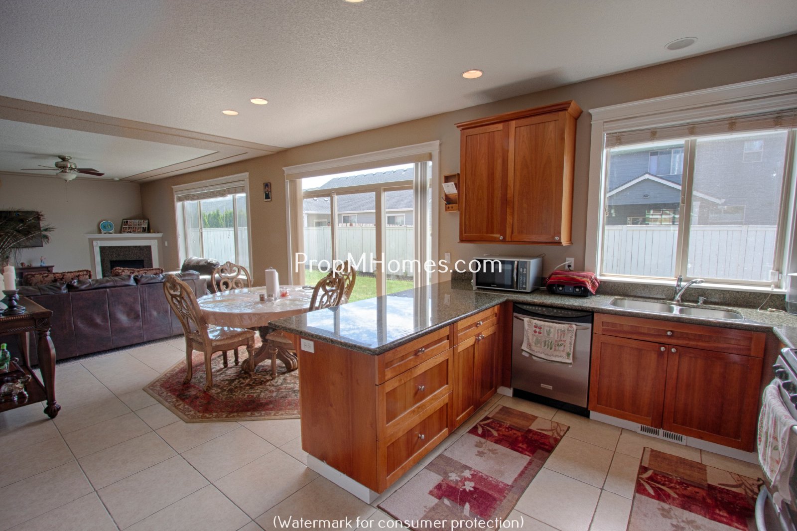 Beautiful Five Bedroom Craftsman Style Home in Molalla! property image