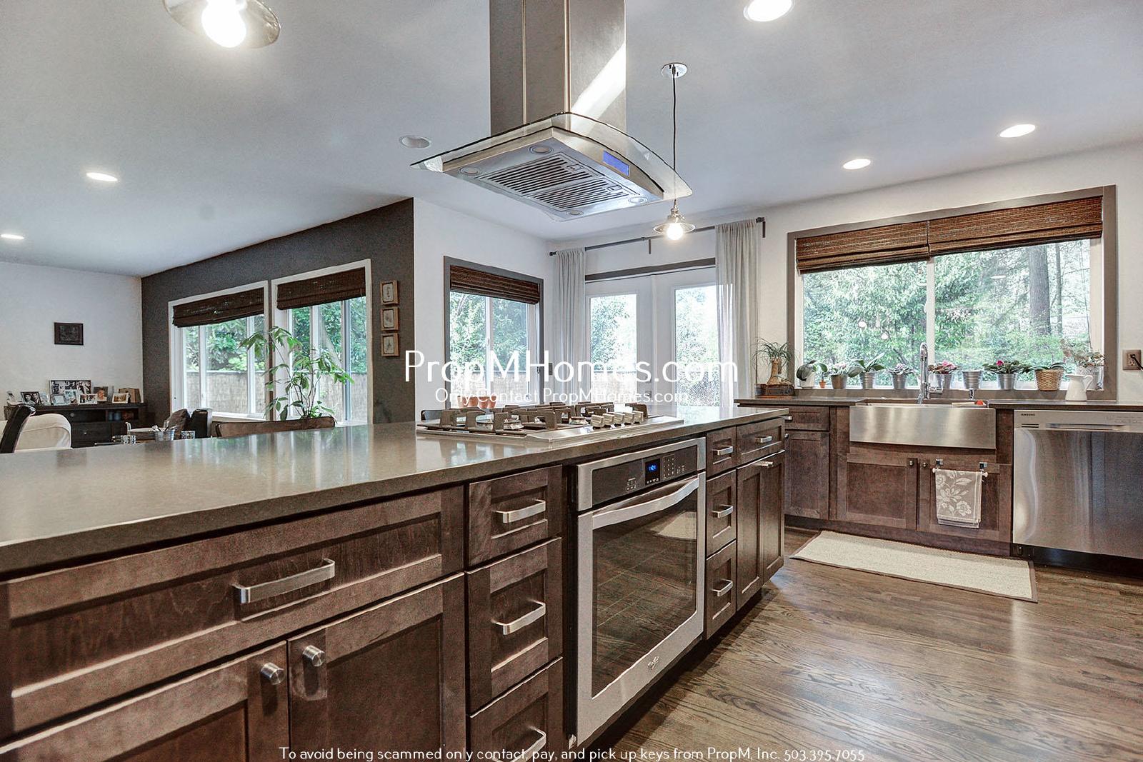 Charming Updated First Addition Cottage! property image