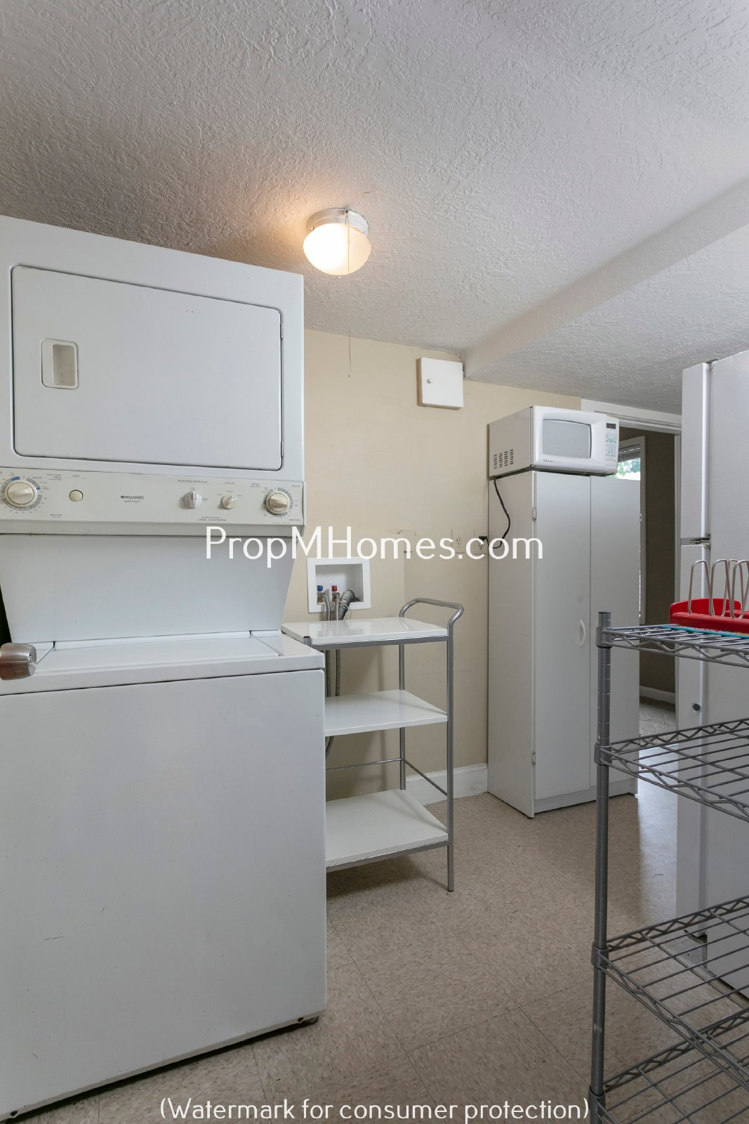 Charming One Bedroom Plus Office/Den In SE Portland! property image