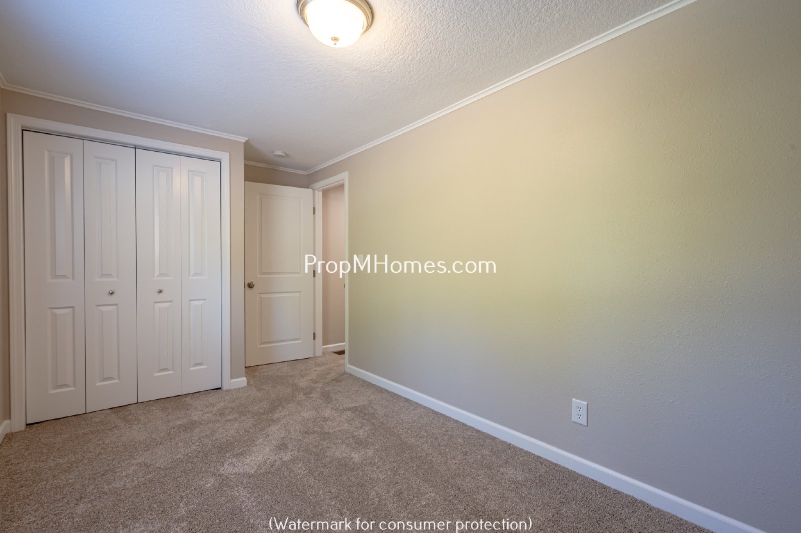 Updated Three Bedroom Home in Milwaukie Heights! property image