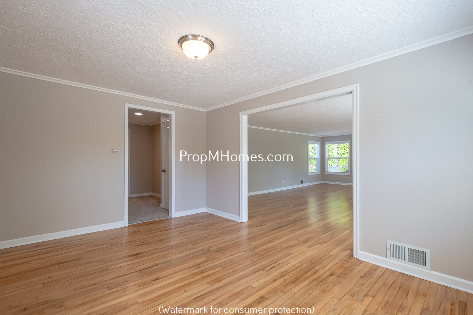 Updated Three Bedroom Home in Milwaukie Heights! property image