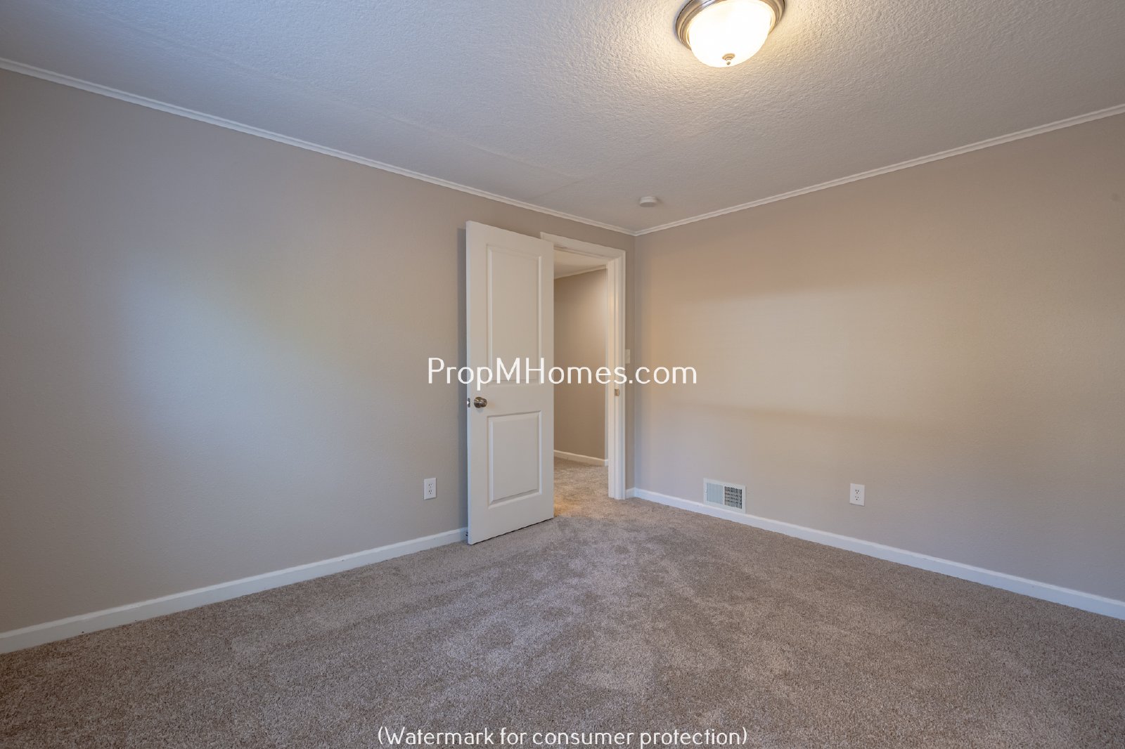 Updated Three Bedroom Home in Milwaukie Heights! property image
