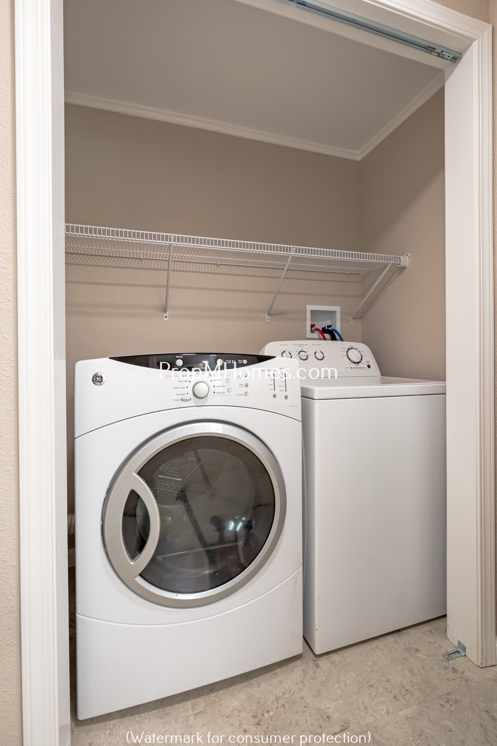 Updated Three Bedroom Home in Milwaukie Heights! property image