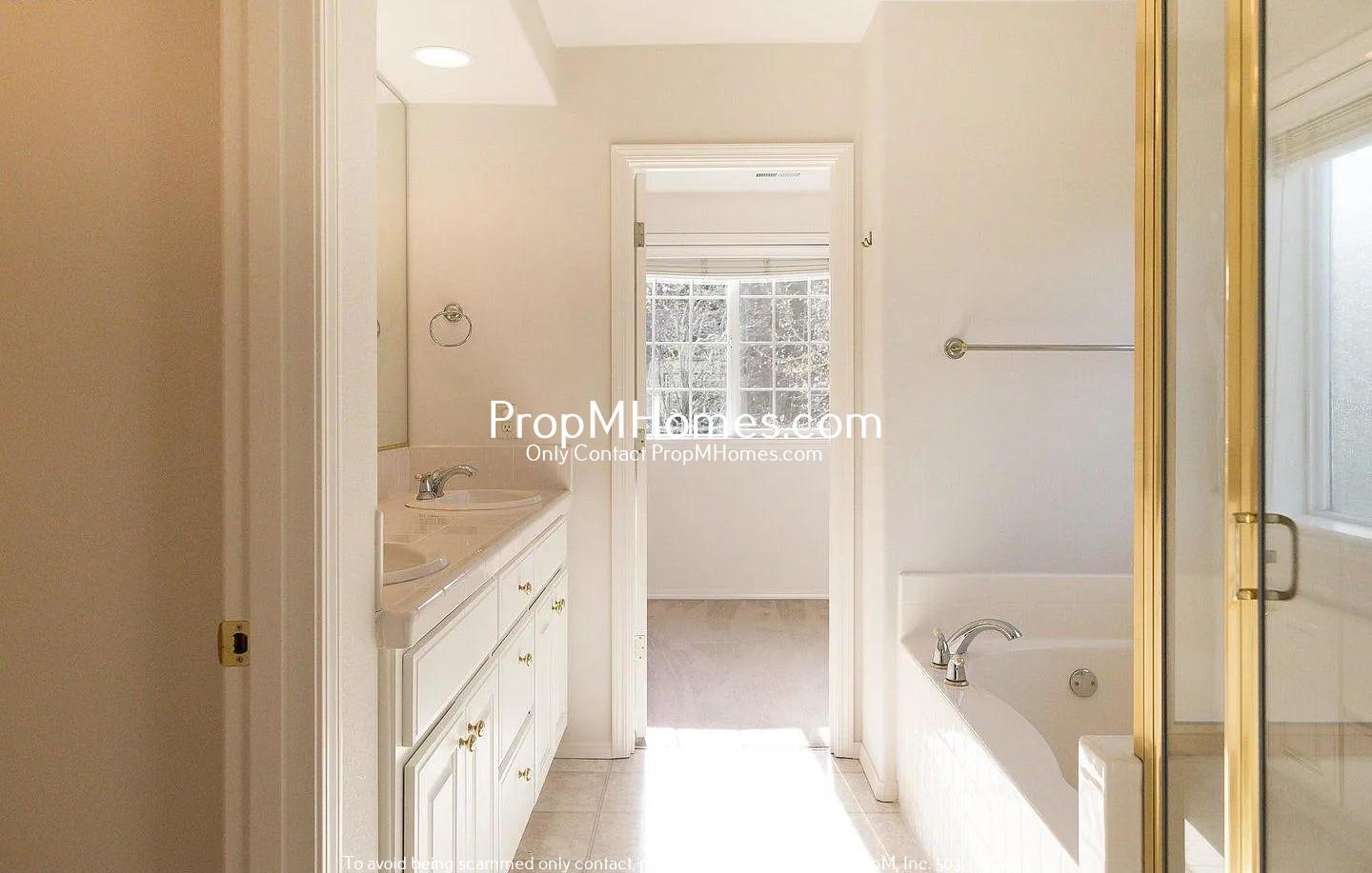 Spacious Three Bedroom Home in Sherwood! property image