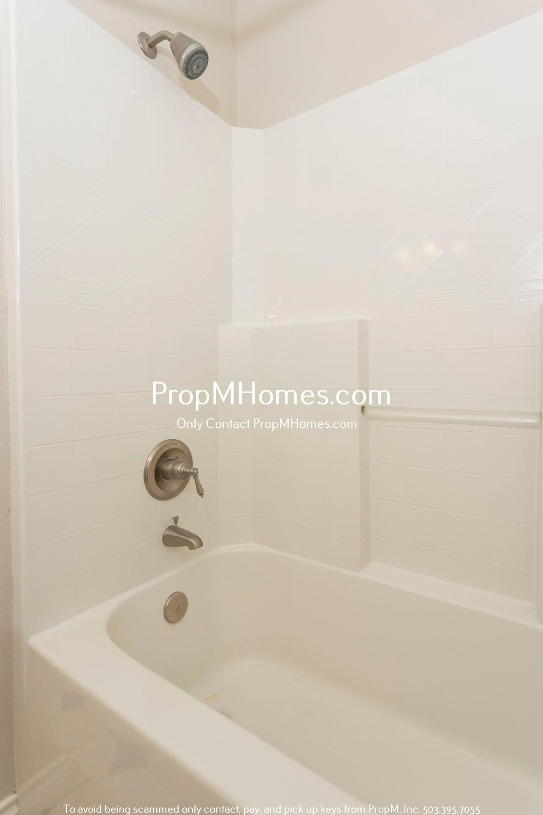 Luxury Four Bedroom Home in West Linn w/ Stunning Views! DEPOSIT SPECIAL property image