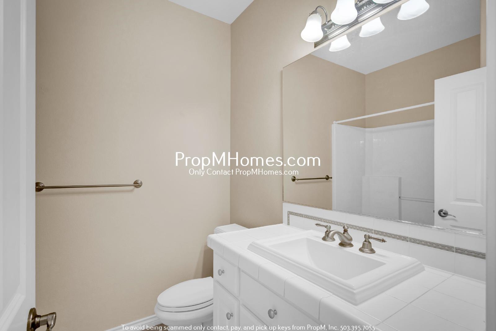 Luxury Four Bedroom Home in West Linn w/ Stunning Views! DEPOSIT SPECIAL property image