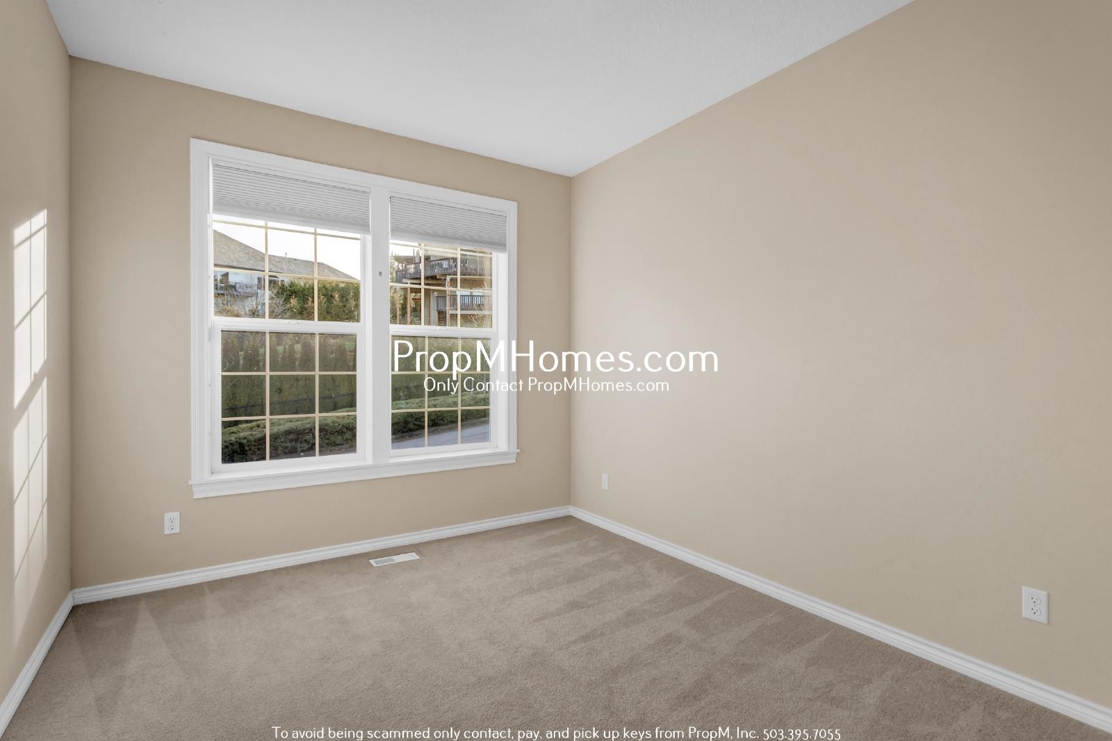 Luxury Four Bedroom Home in West Linn w/ Stunning Views! DEPOSIT SPECIAL property image