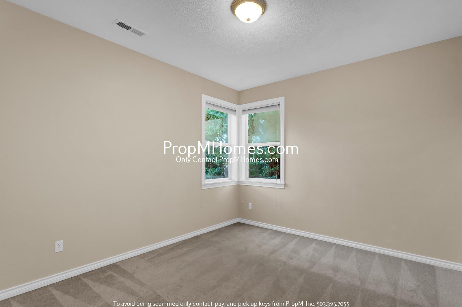 Luxury Four Bedroom Home in West Linn w/ Stunning Views! DEPOSIT SPECIAL property image