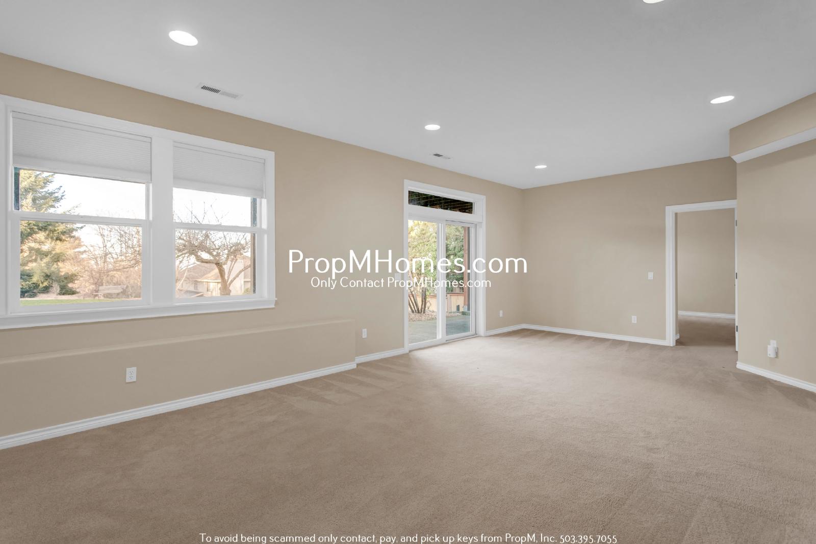 Luxury Four Bedroom Home in West Linn w/ Stunning Views! DEPOSIT SPECIAL property image