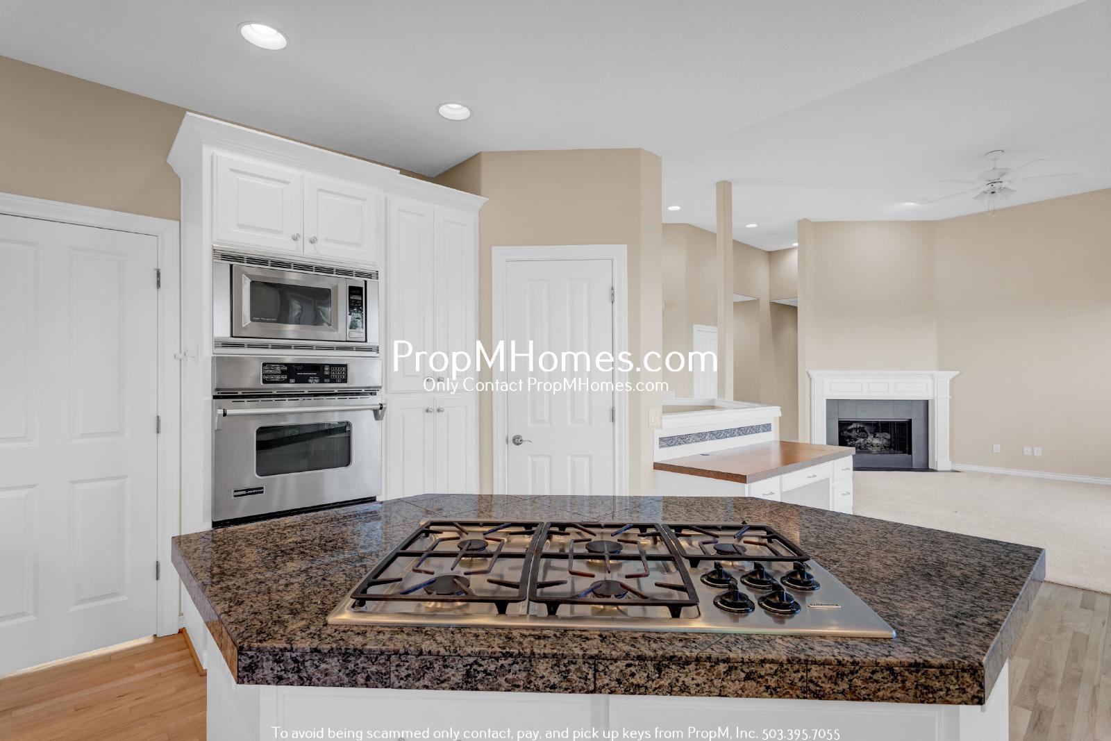 Luxury Four Bedroom Home in West Linn w/ Stunning Views! DEPOSIT SPECIAL property image