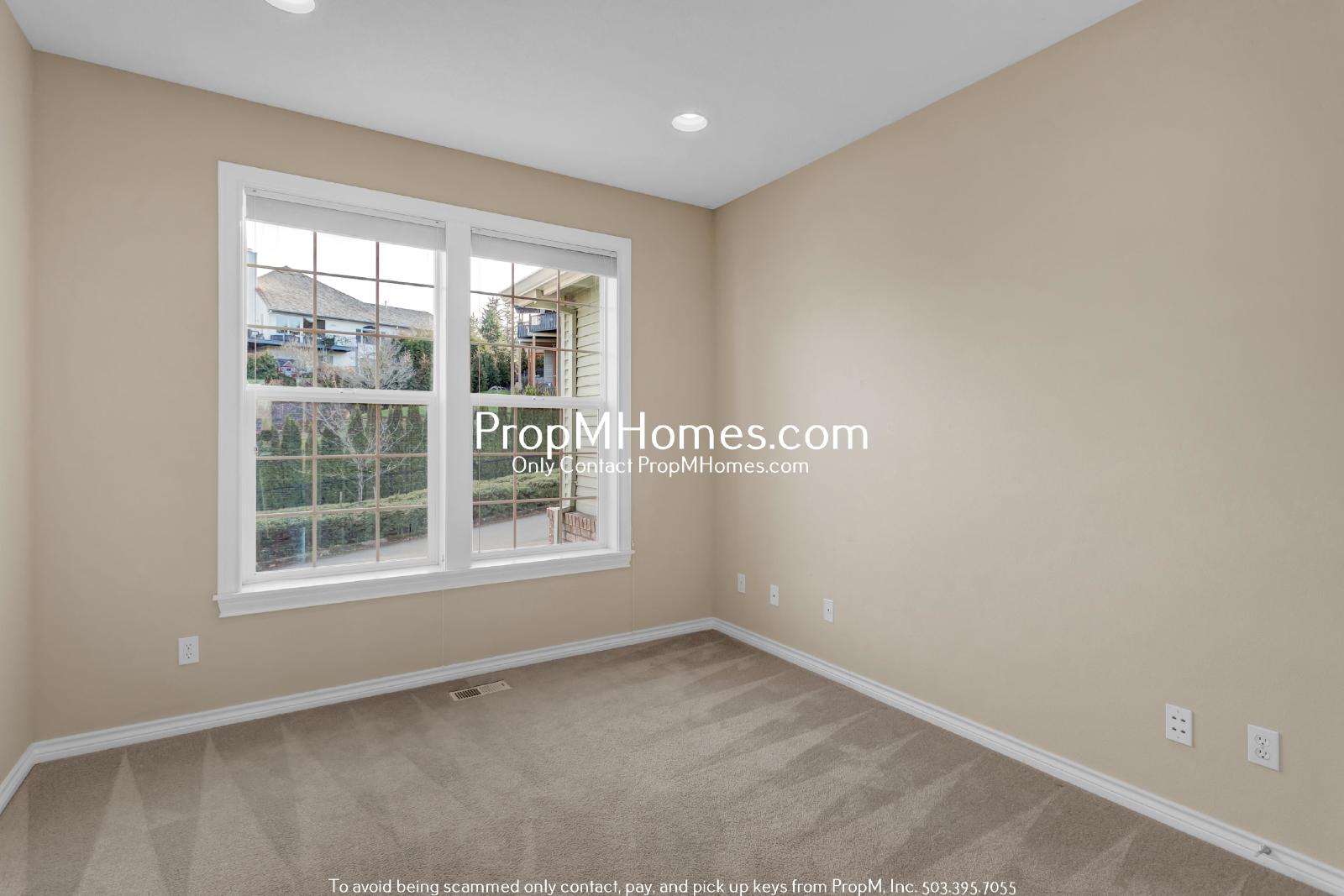 Luxury Four Bedroom Home in West Linn w/ Stunning Views! DEPOSIT SPECIAL property image