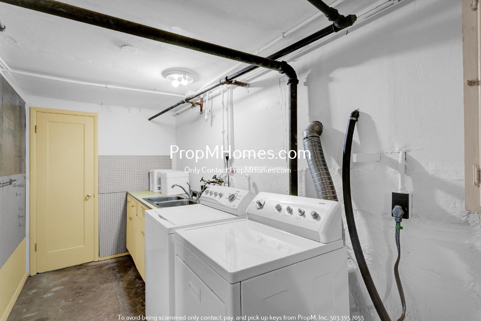 Rare Three Bedroom Gem in SW Portland! property image