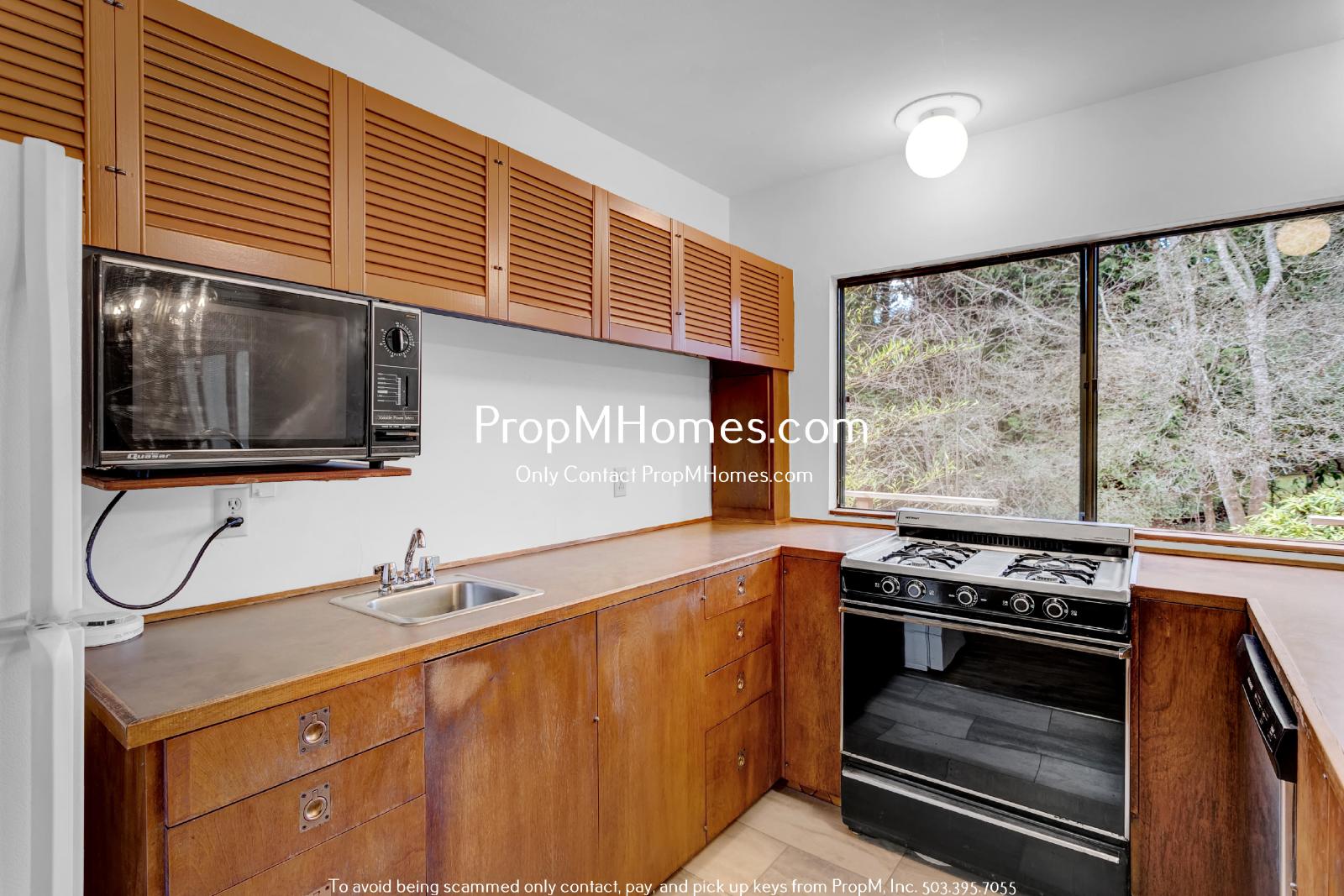 Rare Three Bedroom Gem in SW Portland! property image