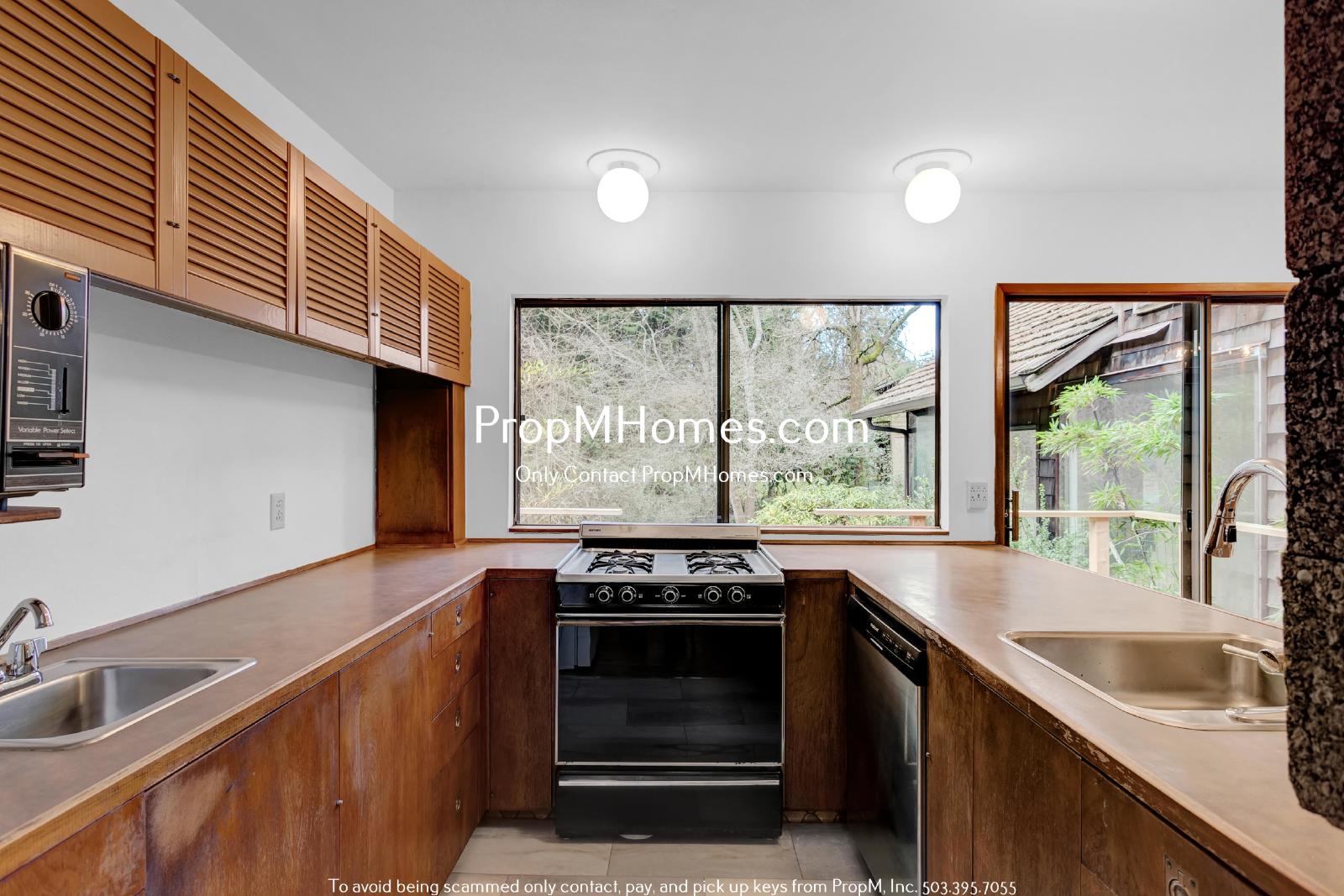 Rare Three Bedroom Gem in SW Portland! property image