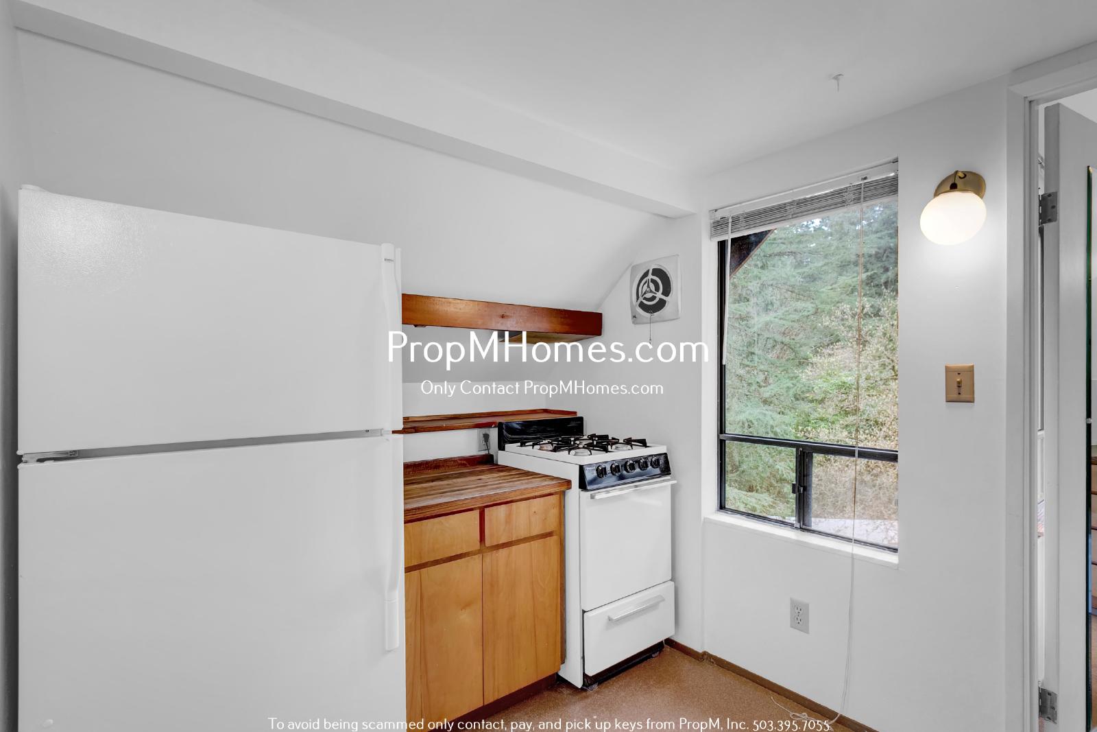 Rare Three Bedroom Gem in SW Portland! property image