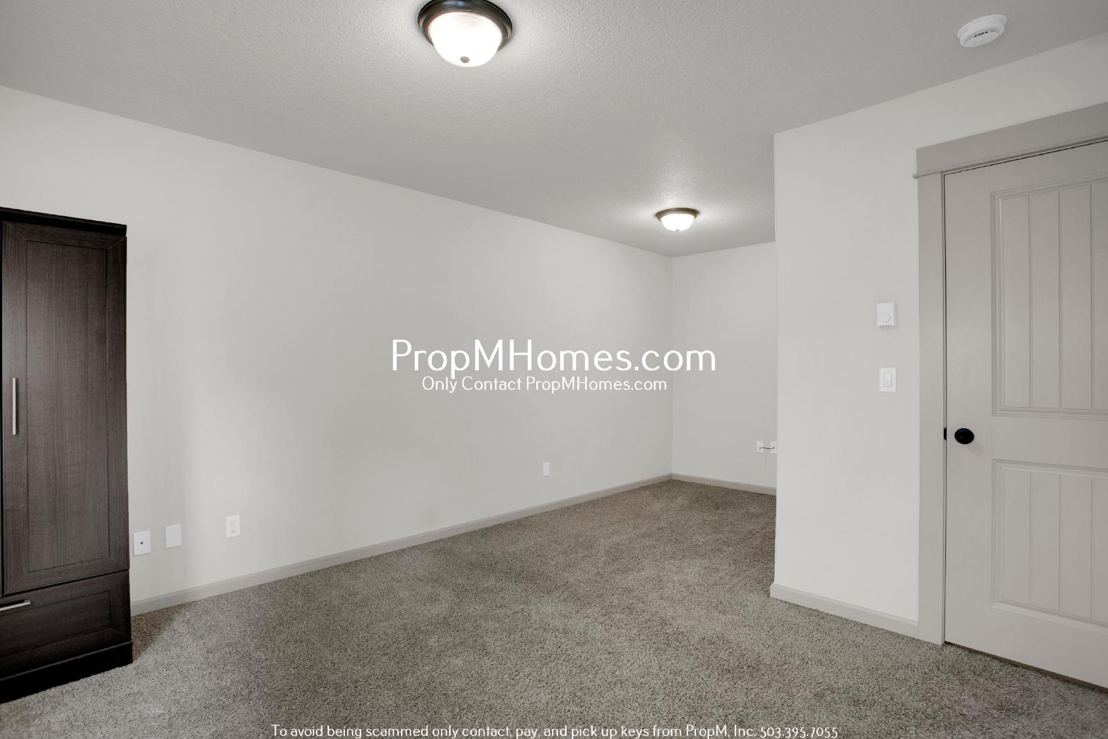 Gorgeous Four Bedroom Townhome in Orenco! DEPOSIT SPECIAL property image