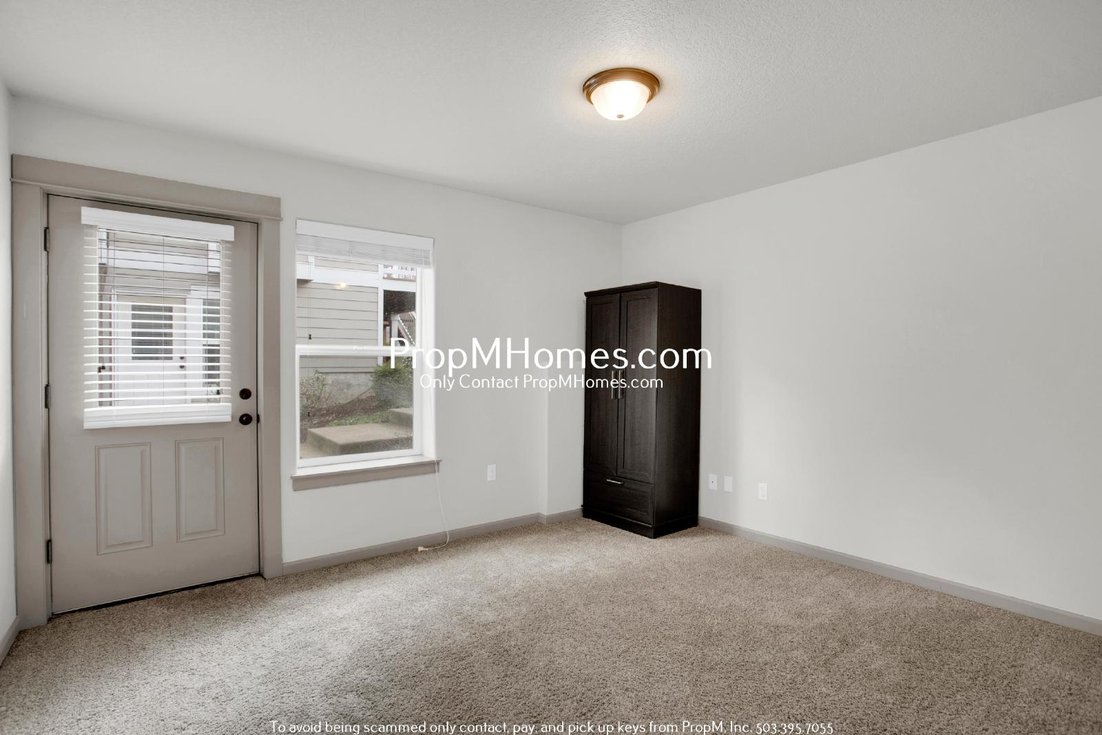 Gorgeous Four Bedroom Townhome in Orenco! DEPOSIT SPECIAL property image