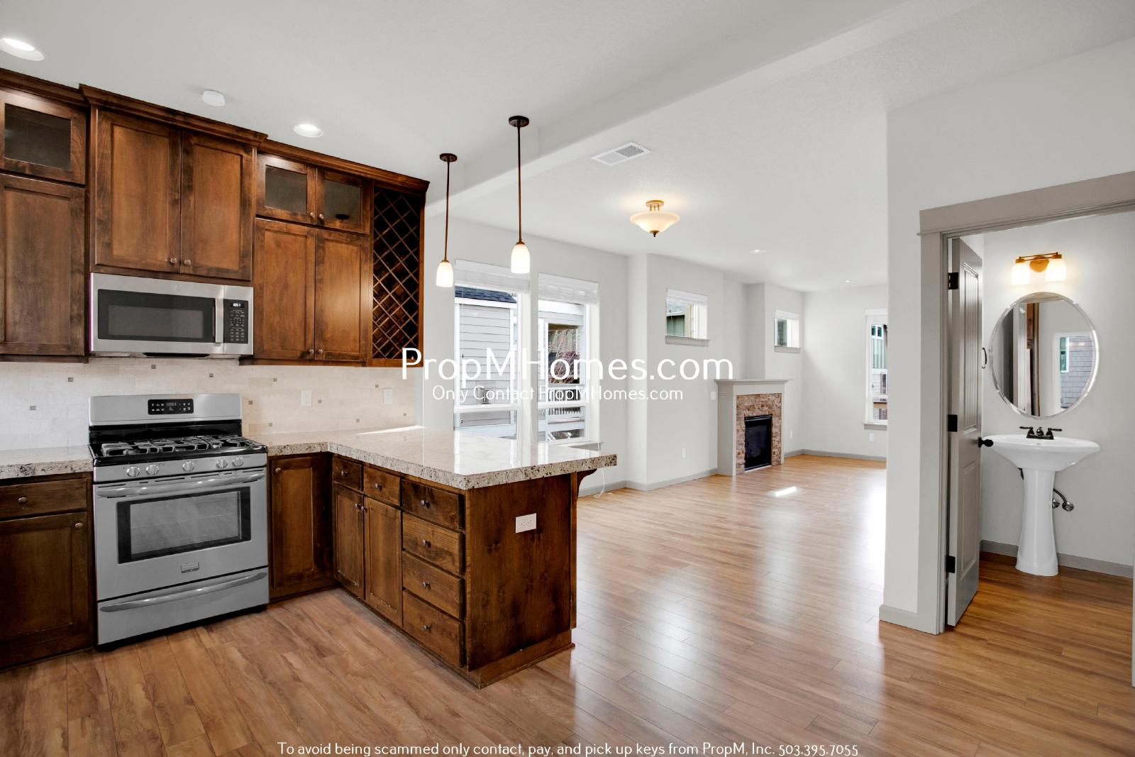Gorgeous Four Bedroom Townhome in Orenco! DEPOSIT SPECIAL property image