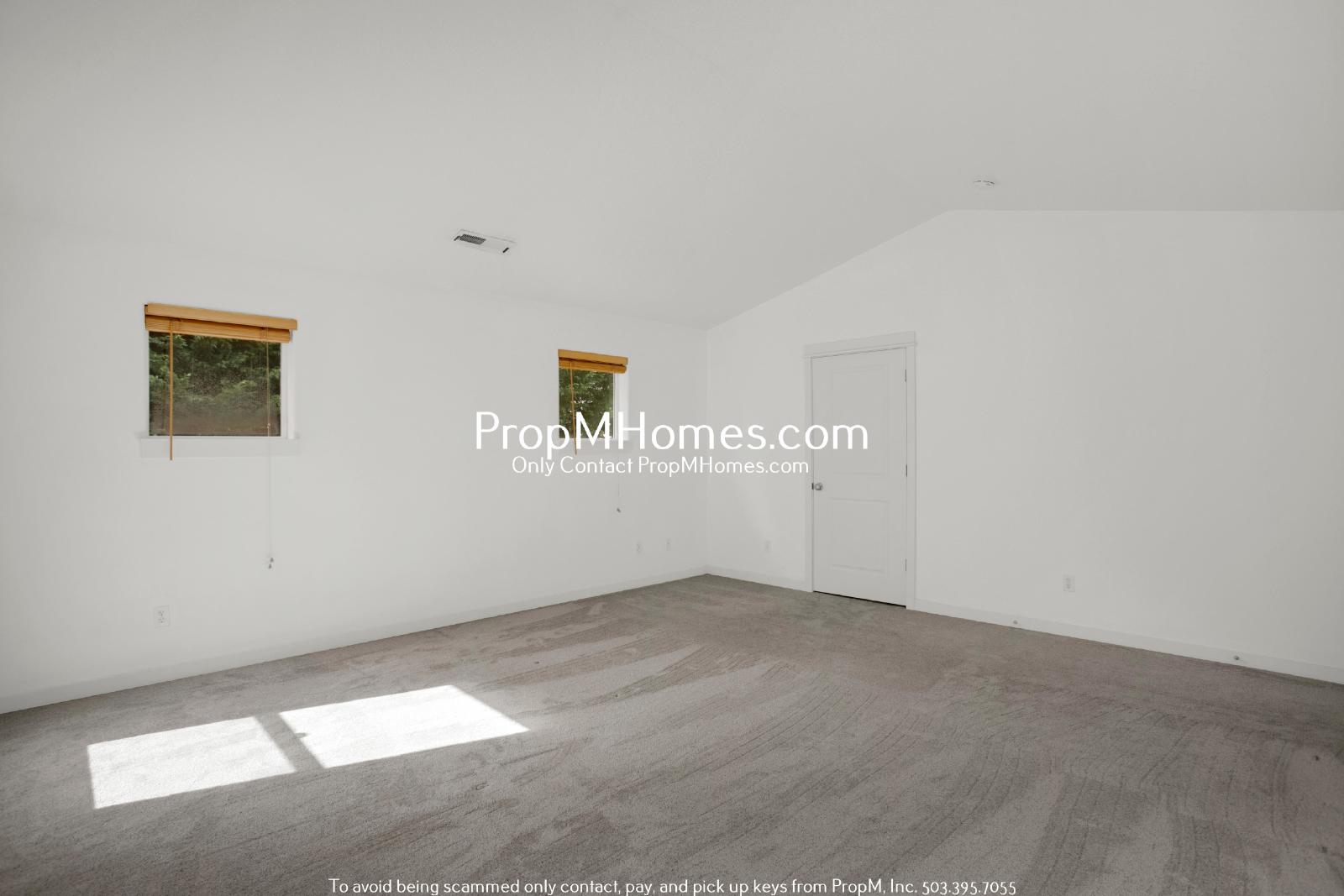 Spacious Bull Mountain 4 Bedroom Home - Huge Yard! property image